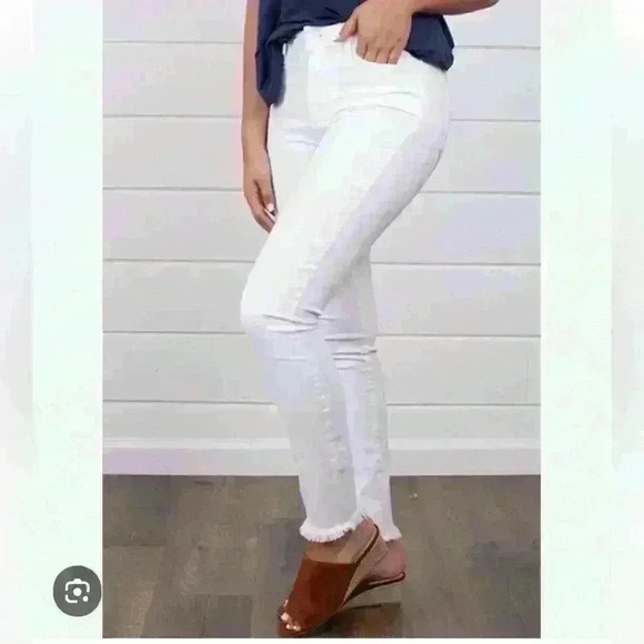 Paige Hoxton Slim Crop Jeans - Picture 16 of 16